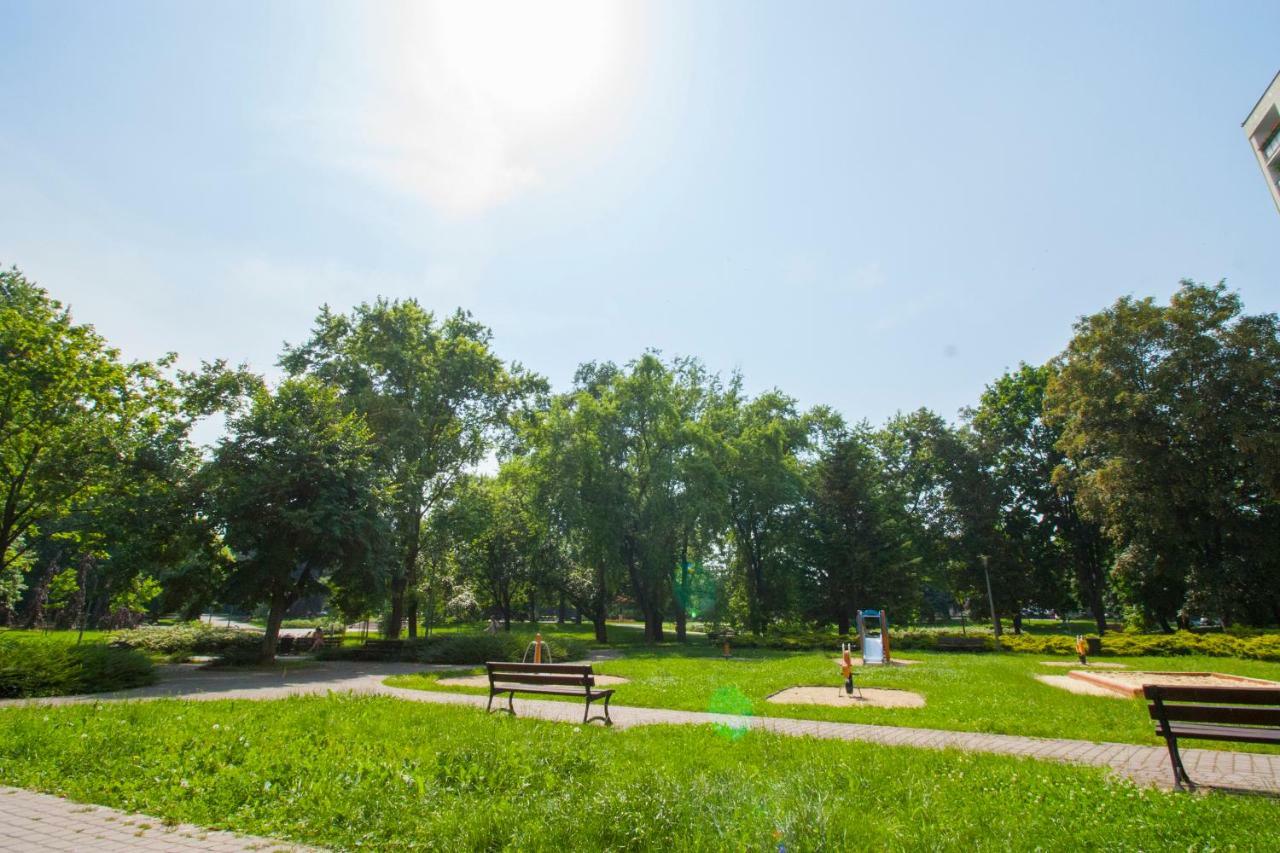 Niebianski Apartament Rzeszów Exteriör bild